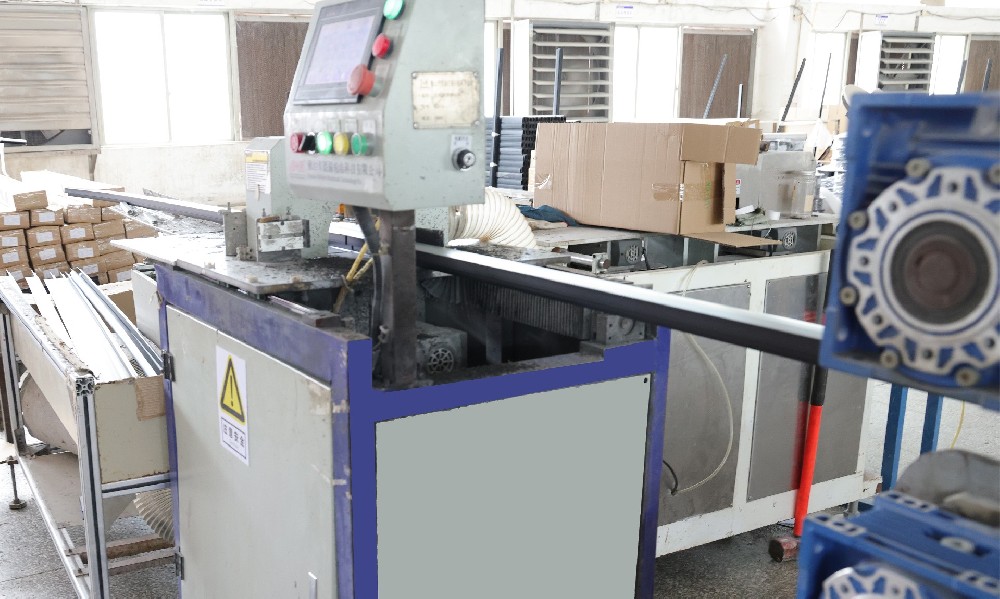 Cutting machine